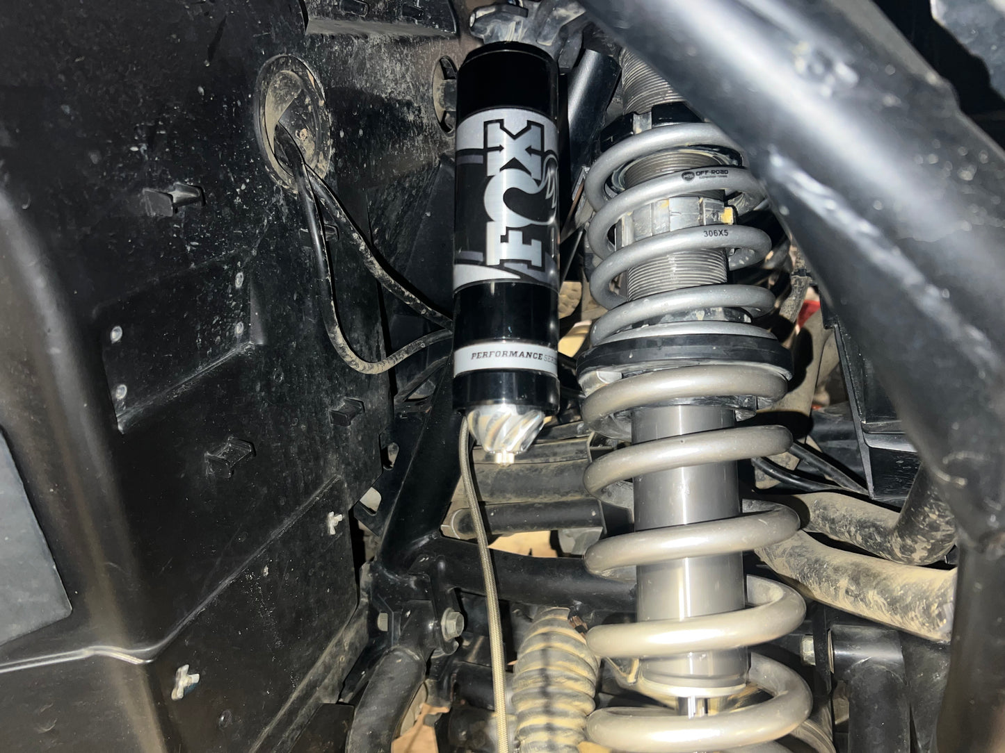 Fox Shocks 2.5" Billet High Volume Helx Shock Caps-PAIR